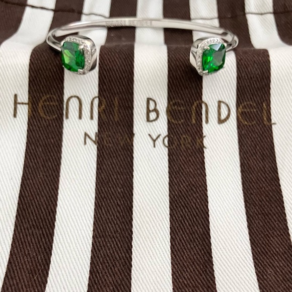 NWOT Henri Bendel open bangle bracelet. - Picture 2 of 7